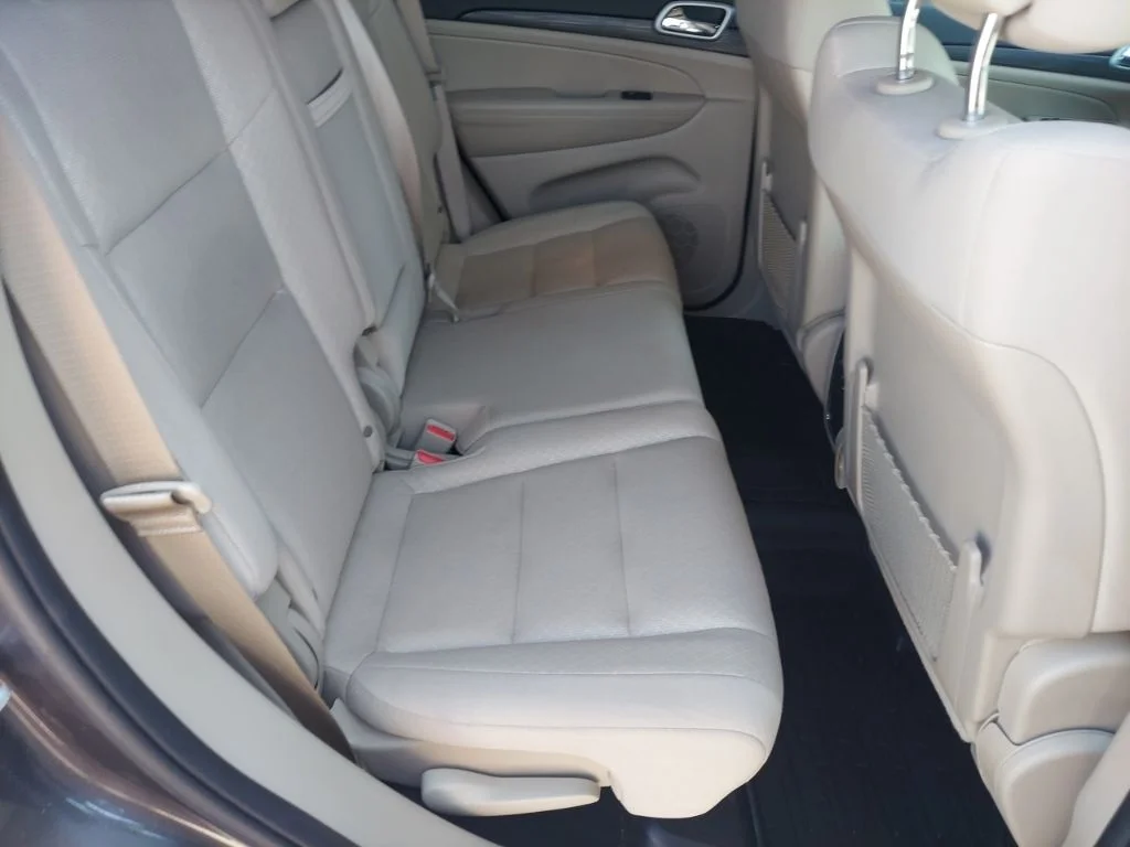 Certified Used 2019 Gray Jeep Laredo E image 35