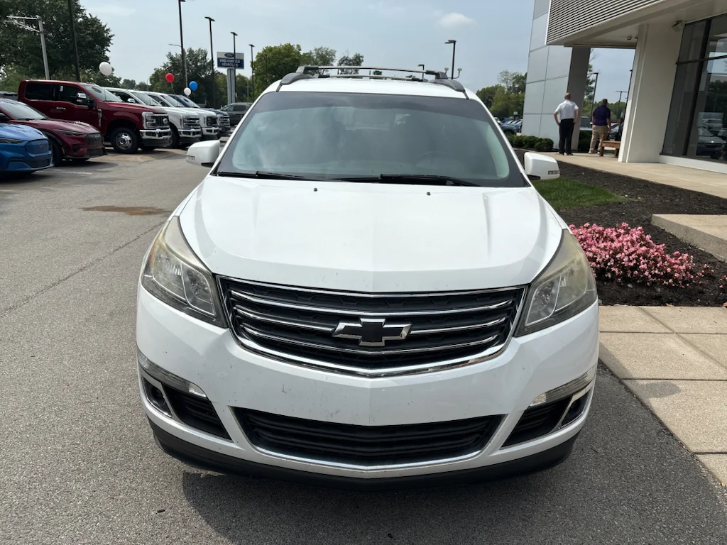 Used 2017 Summit White Chevrolet LT image 3