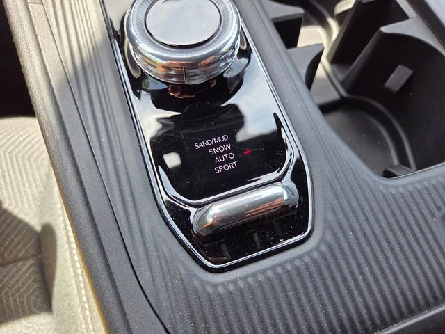 New 2026 Sting-Gray Clear-Coat Exterior Paint Jeep Laredo image 19