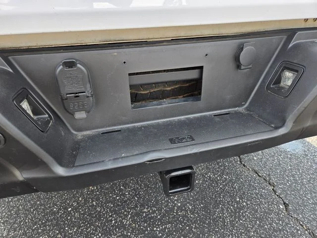 Used 2021 White Ford XL image 17