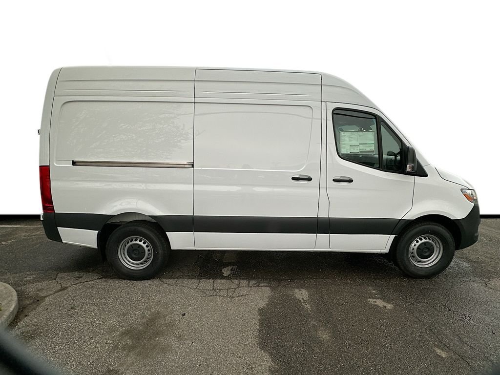 Used 2025 White Mercedes-Benz Cargo 144 WB image 6