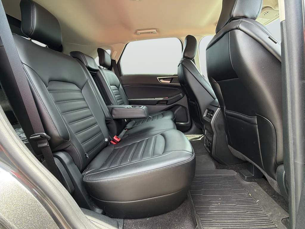 Used 2020 Gray Ford SEL image 23