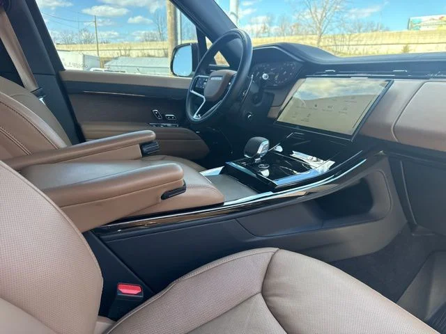 Certified Used 2024 White Land Rover SE image 28