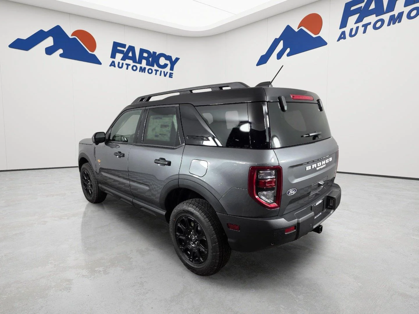 Used 2026 Carbonized Gray Metallic Ford Badlands image 5