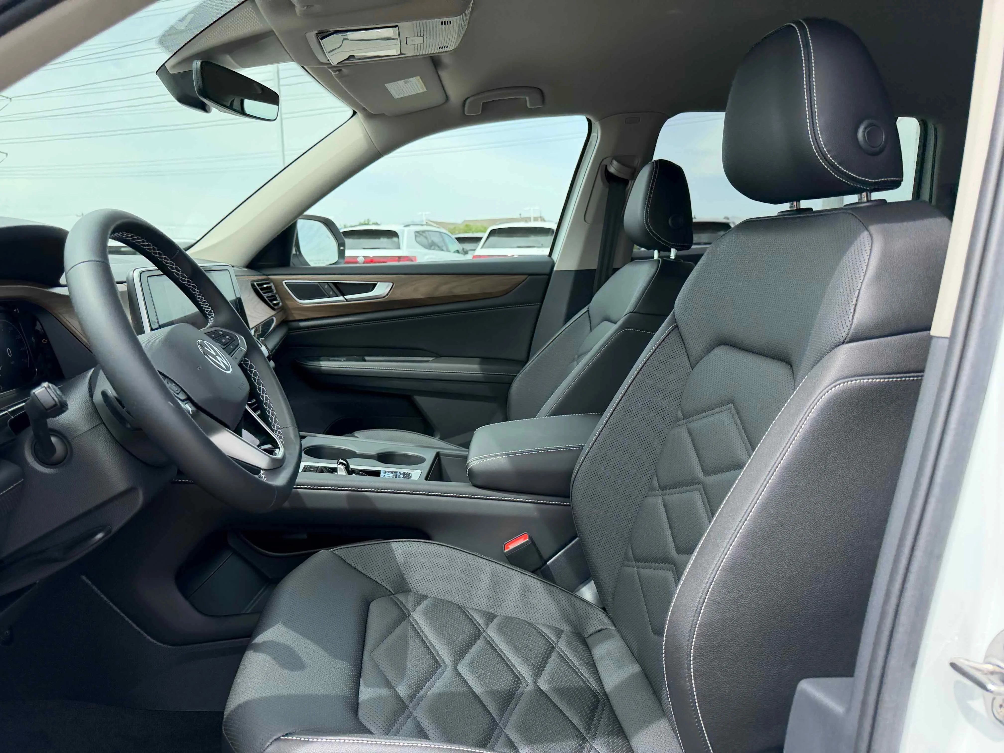 New 2026 Opal White Volkswagen 2.0T SE image 4