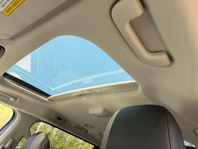 Used 2025 White Kia SX image 20