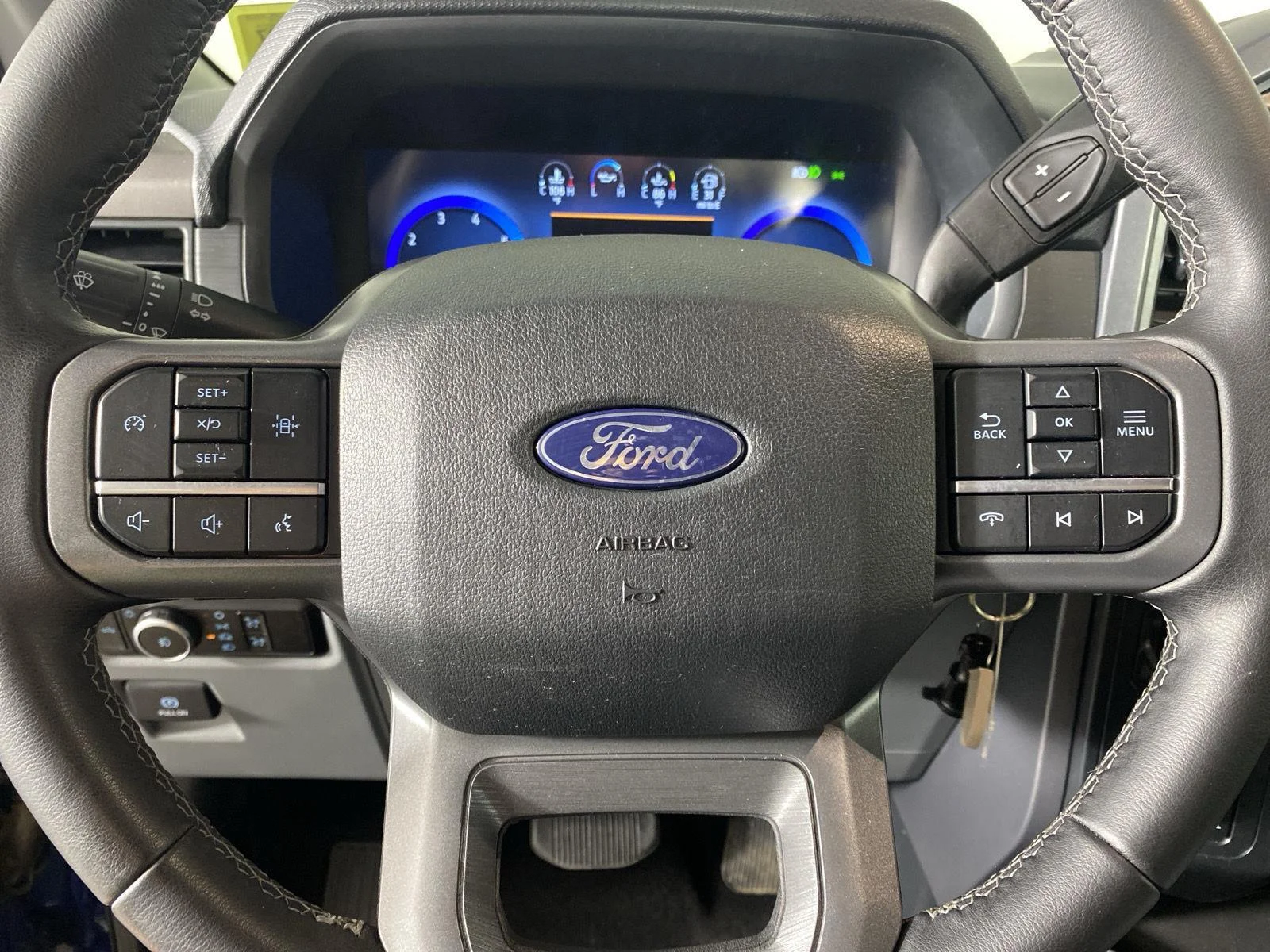 Used 2025 Atlas Blue Ford XLT image 14