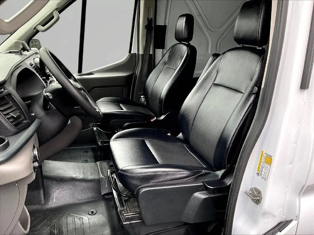 Used 2024 Oxford White Ford Base image 23