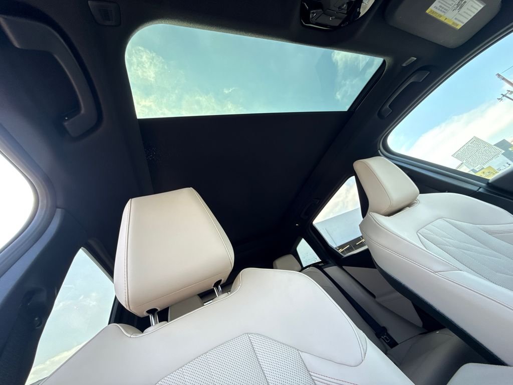 Used 2025 White BMW 30 xDrive image 15
