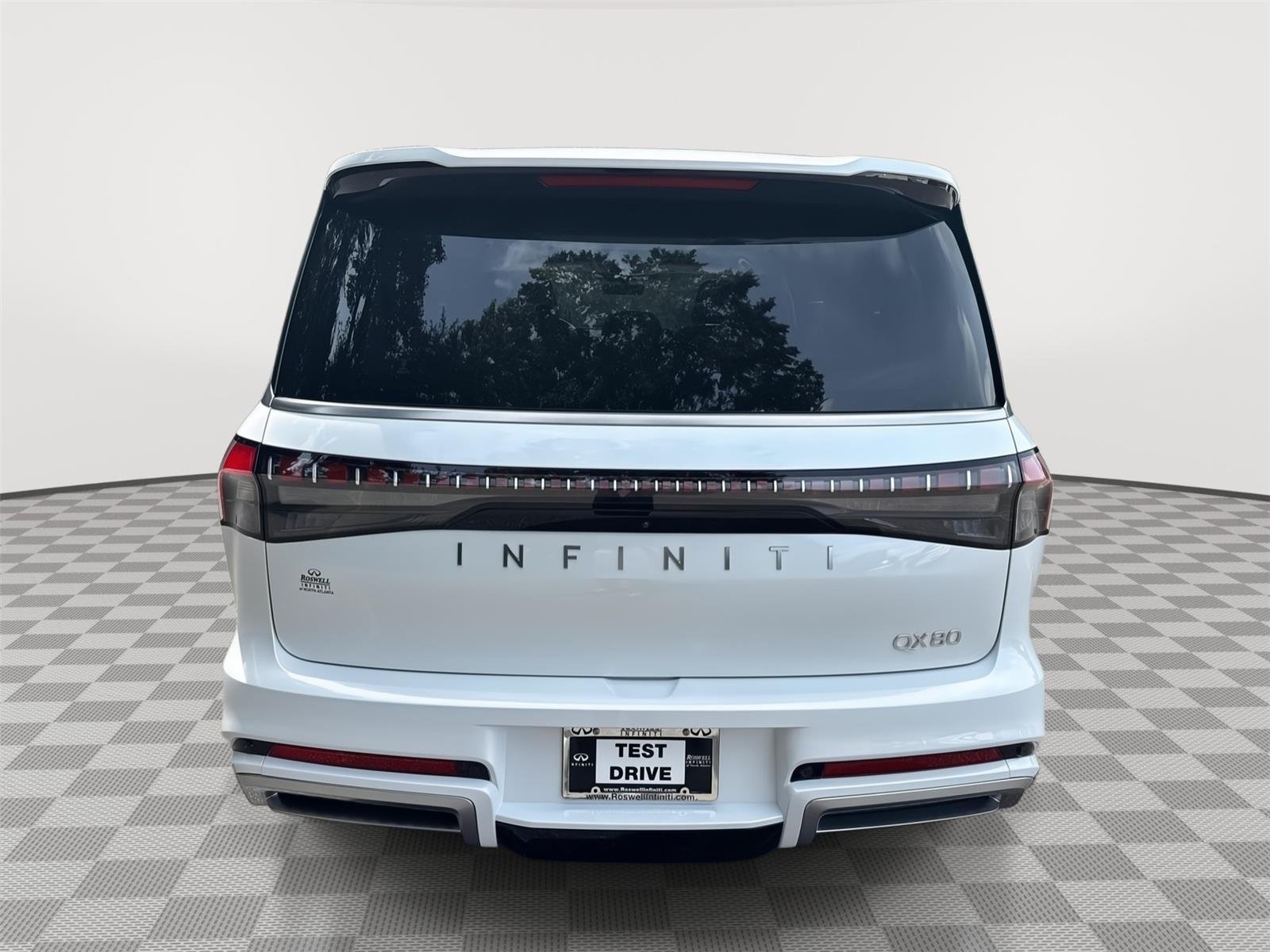 New 2027 RADIANT WHITE INFINITI Luxe 2WD image 7