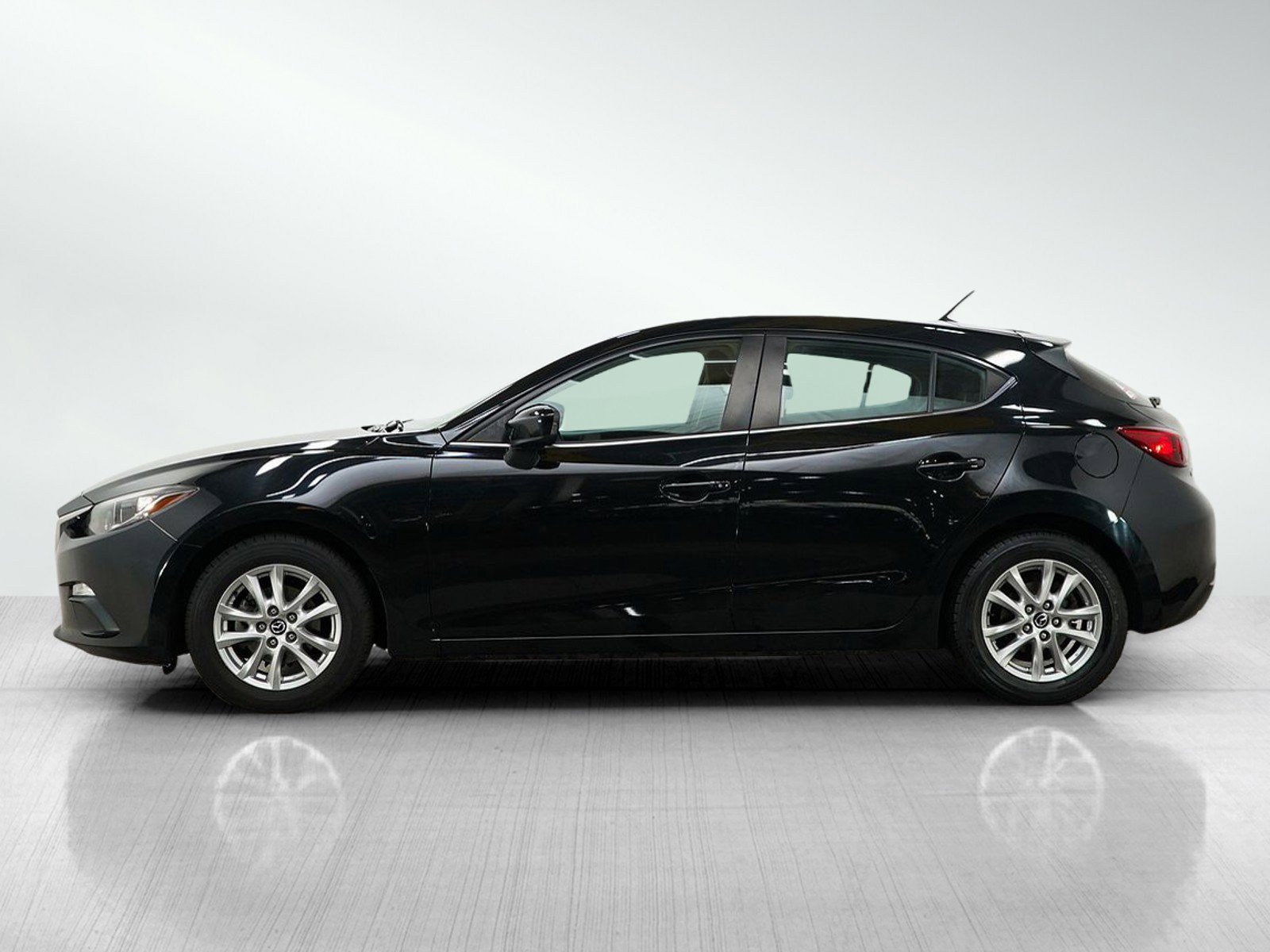 Used 2014 Mazda MAZDA3 i Touring with VIN JM1BM1L76E1160669 for sale in Burnsville, Minnesota