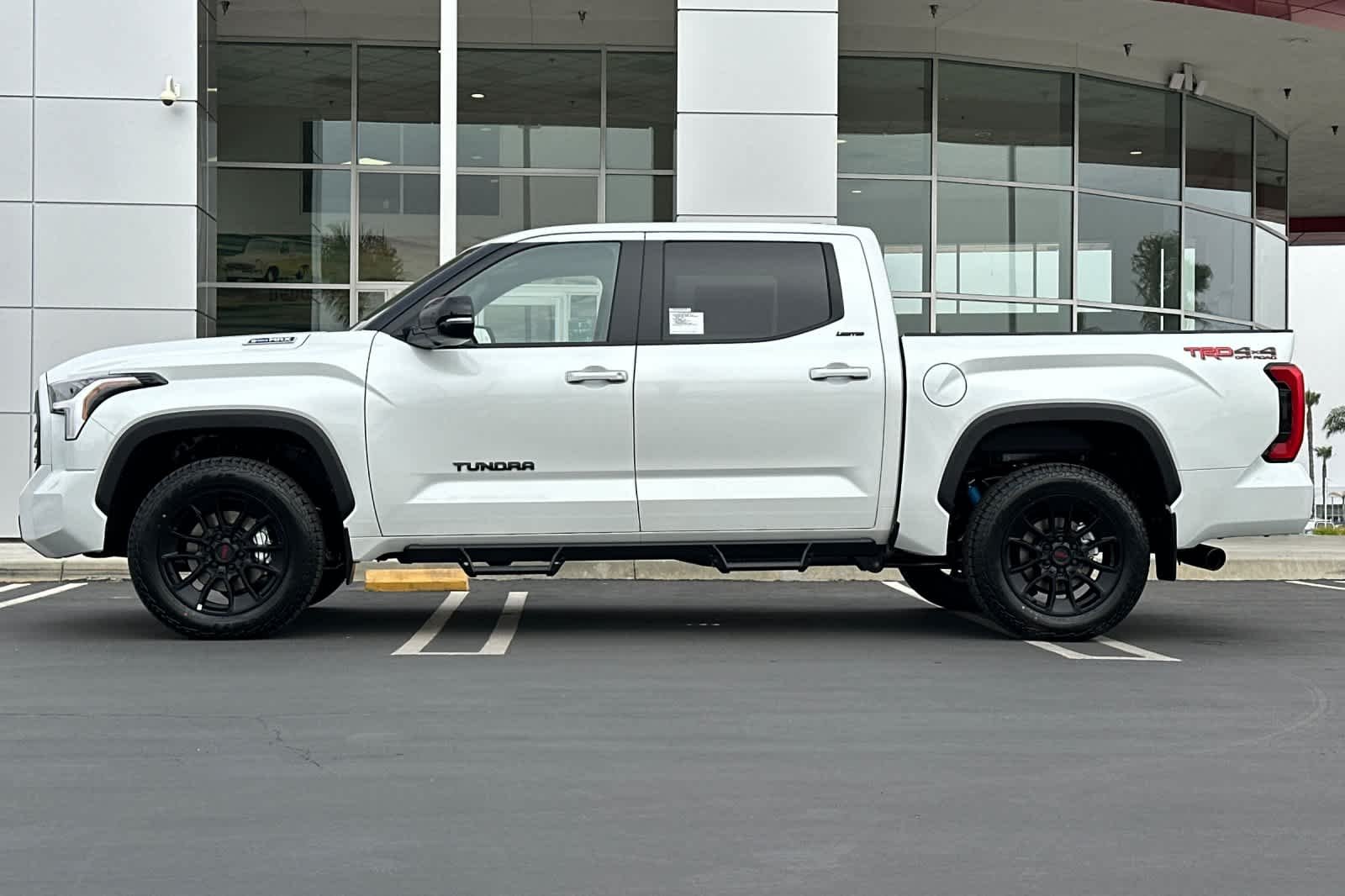 New 2026 Wind Chill Pearl <sup>1</sup> Toyota Tundra Limited image 7