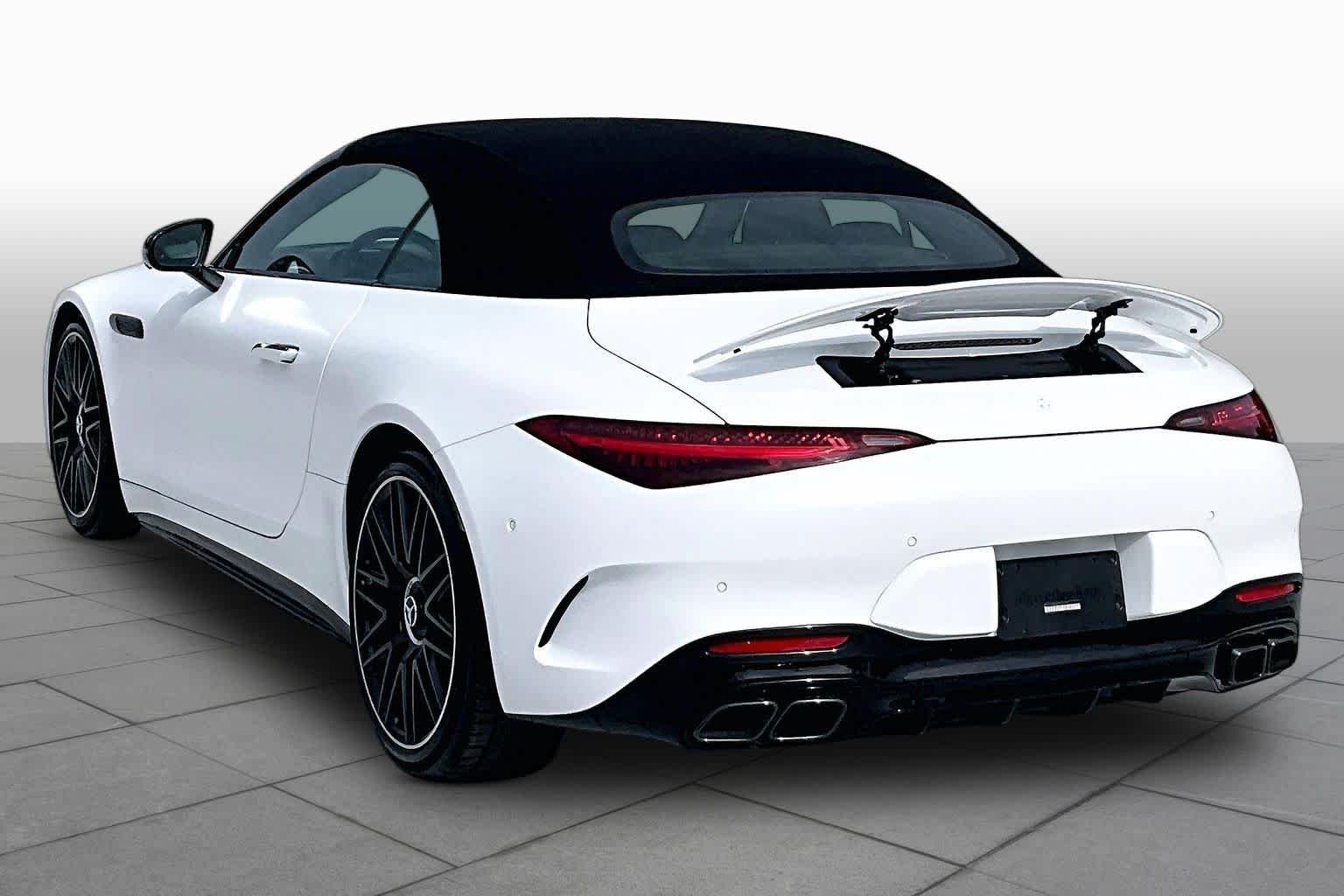 Certified Used 2022 MANUFAKTUR Moonlight White Metallic Mercedes-Benz AMG® SL 55 image 11
