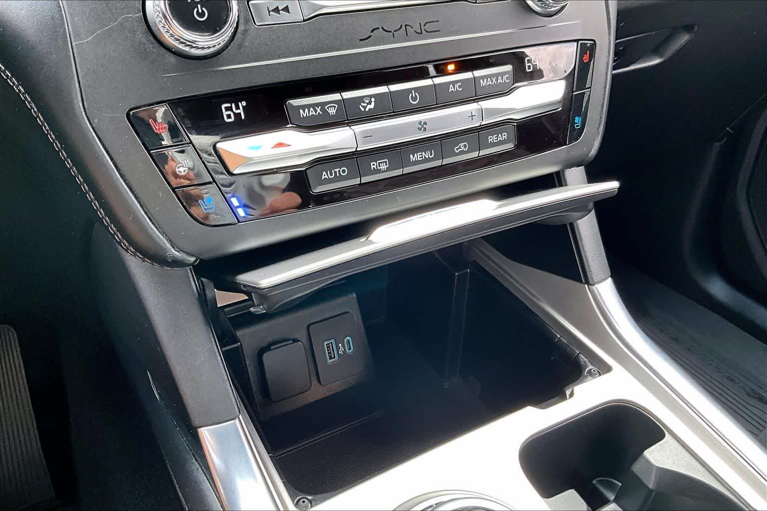 Used 2020 Magnetic Ford Platinum image 32