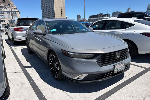 Certified Used 2023 Urban Gray Pearl Honda Touring image 2