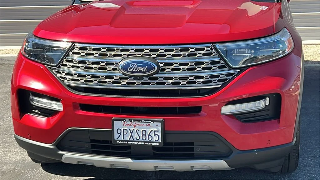 Used 2021 Rapid Red Metallic Tinted Clearcoat Ford Limited image 3