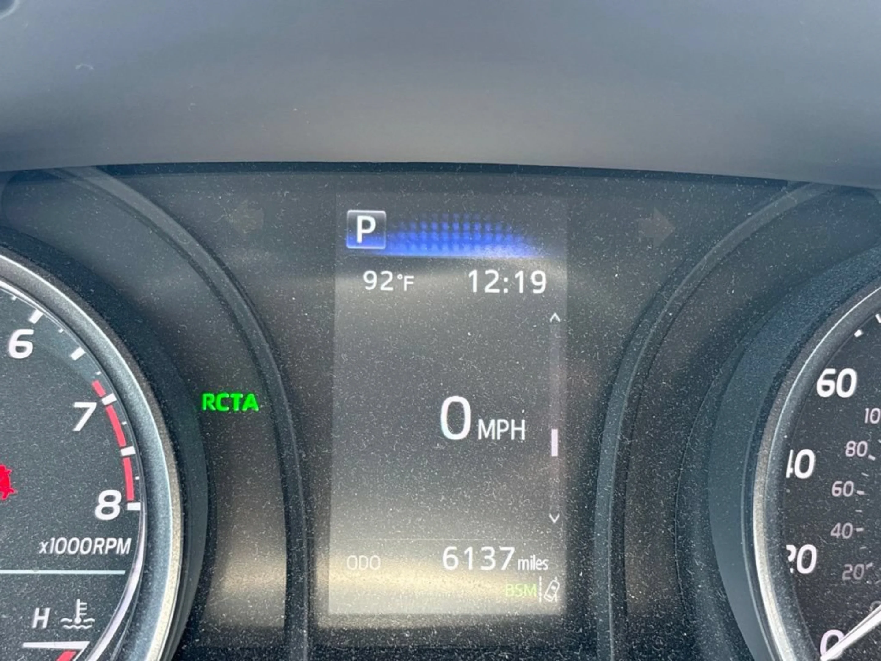 Used 2024 Ice Toyota SE image 9