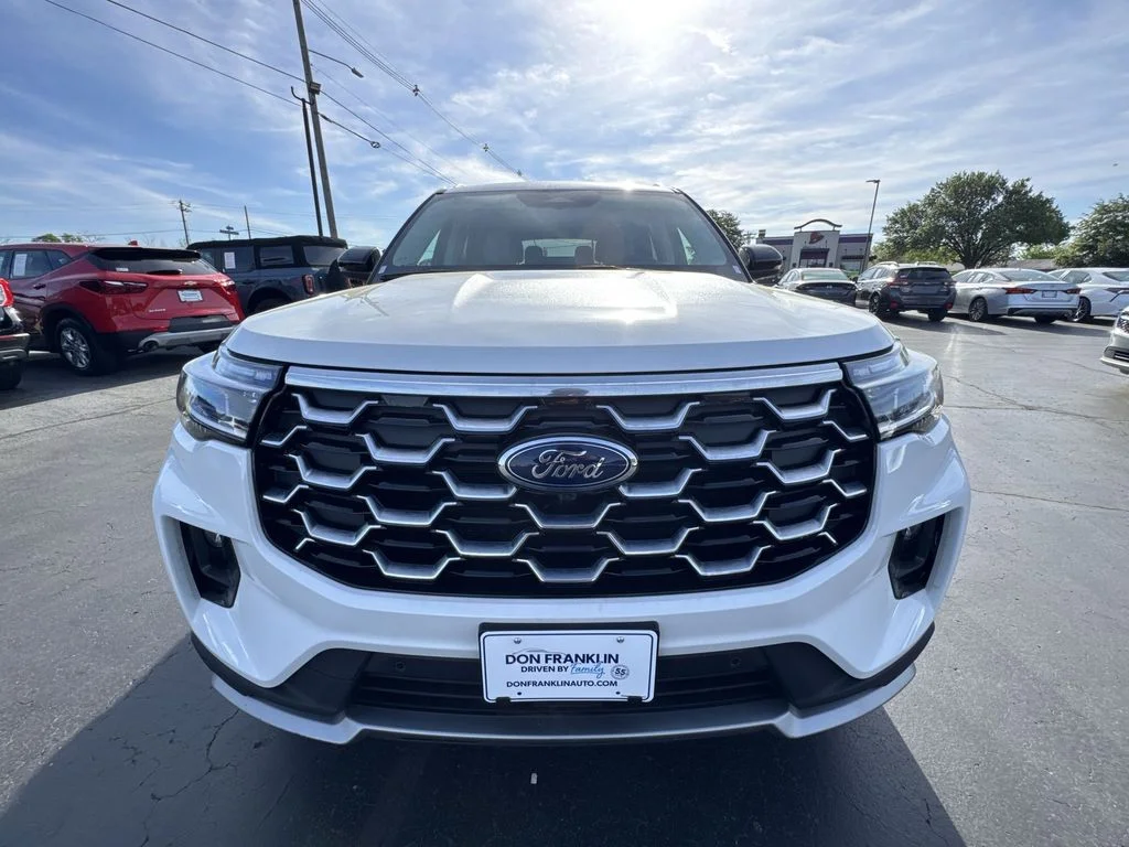 Used 2025 White Ford Platinum image 28