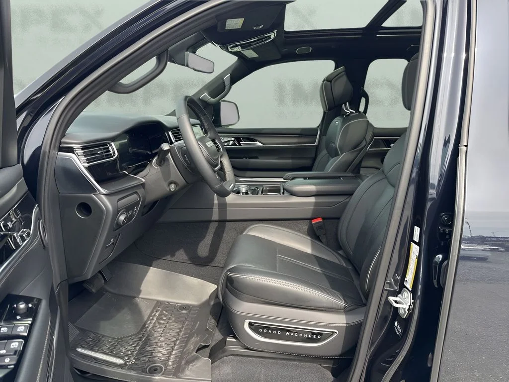 Used 2024 Blue Jeep Series II image 9