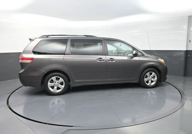 Used 2013 Gray Toyota LE image 11