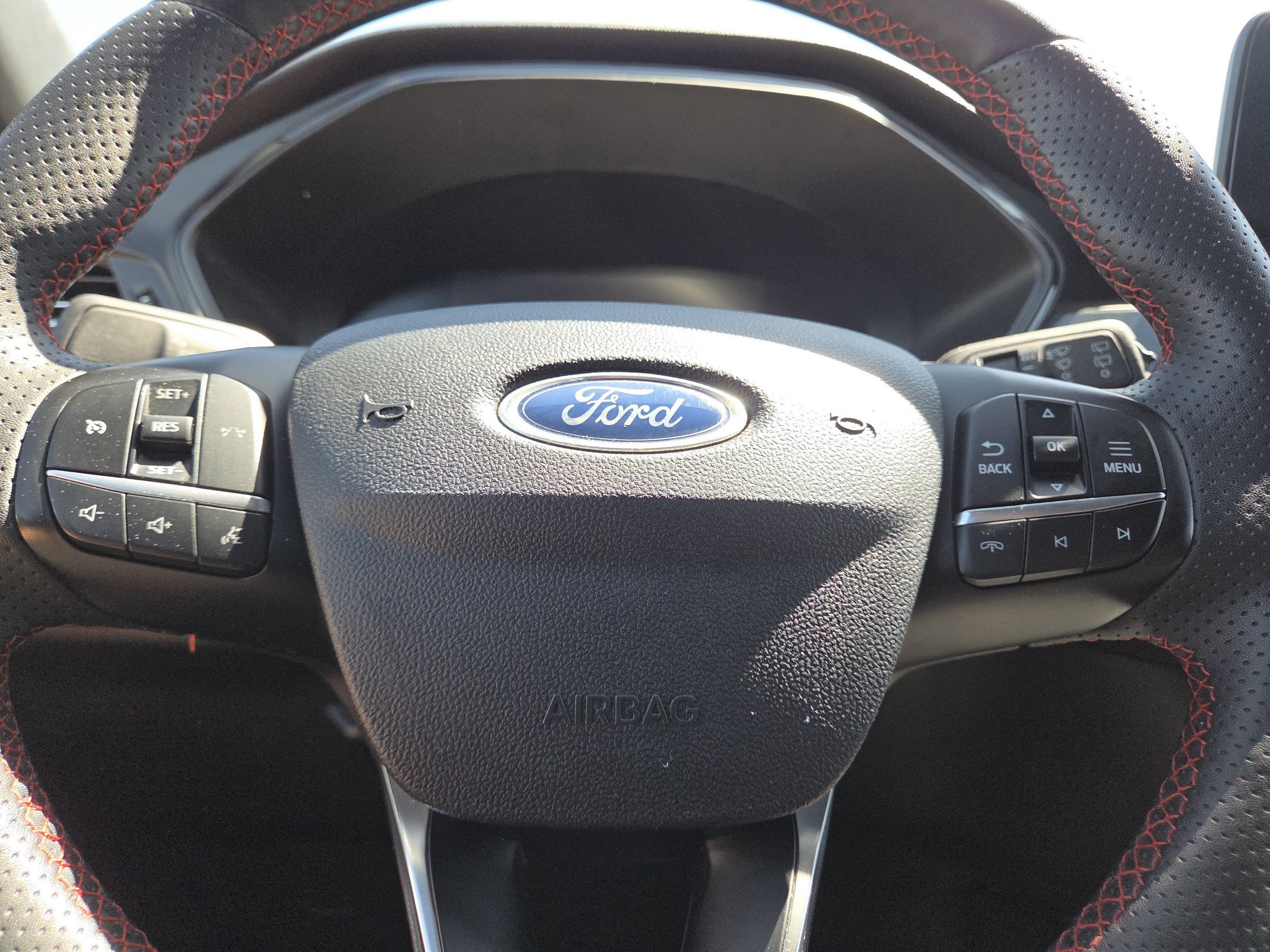 Used 2023 Rapid Red Metallic Tinted Clearcoat Ford ST-Line image 33