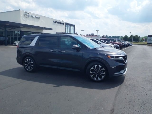 2023 Kia Carnival EX