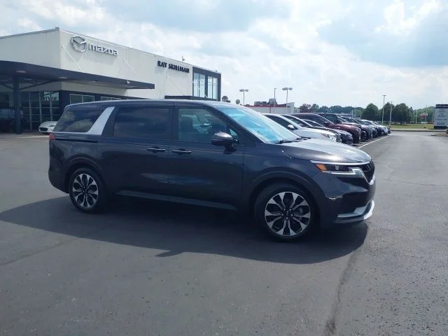 2023 Kia Carnival EX