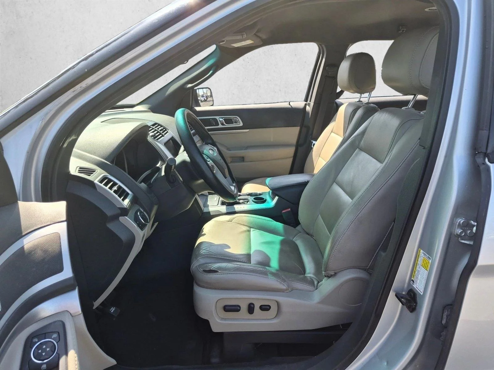 Used 2015 Ingot Silver Metallic Ford XLT image 10