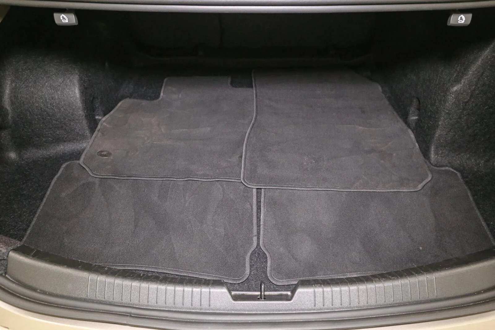 Used 2025 Mineral Gray Metallic Chevrolet LT image 13