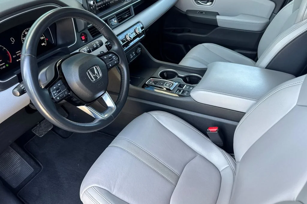 Certified Used 2025 Obsidian Blue Pearl Honda Touring image 12