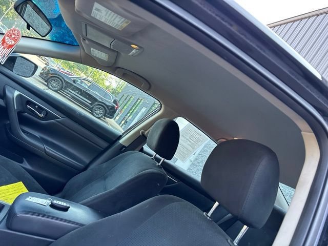 Used 2015 Super Black Nissan 2.5 S image 16