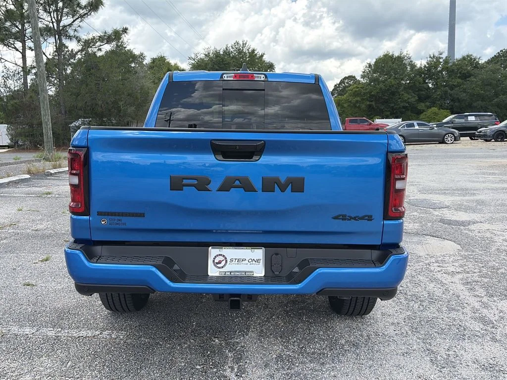 New 2026 Hydro Blue Pearl-Coat Exterior Paint RAM Big Horn/Lone Star image 5