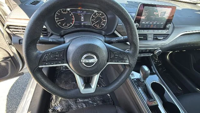 2023 Nissan Altima SV - Photo 18