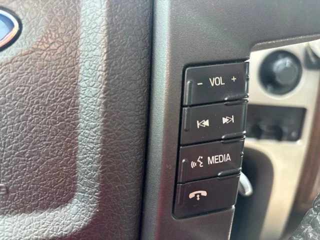 Used 2014 Silver Ford Lariat image 9