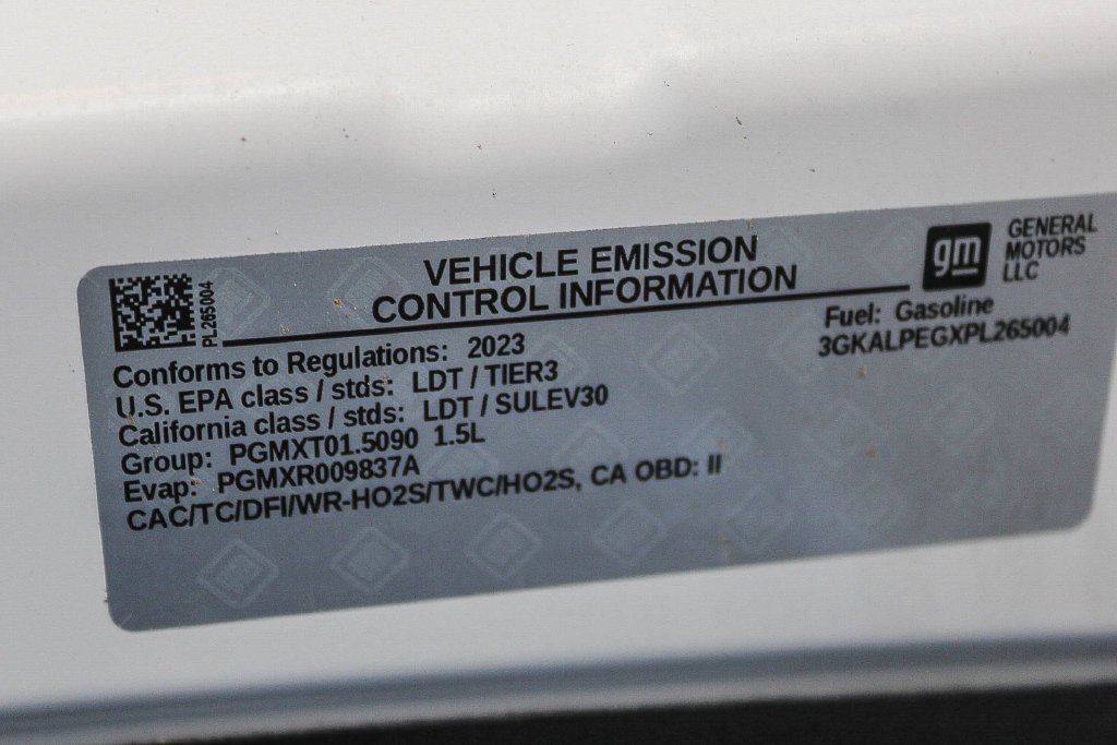 Used 2023 White GMC SLT image 27