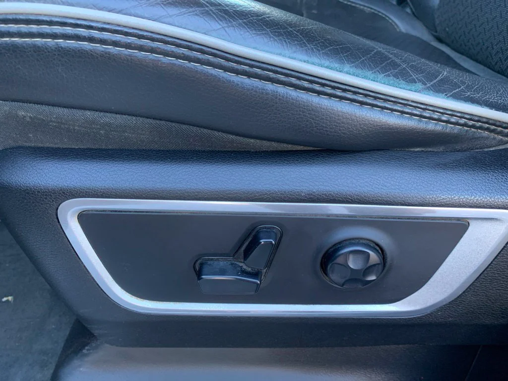 Used 2020 Bright White Clearcoat Ram Laramie image 13