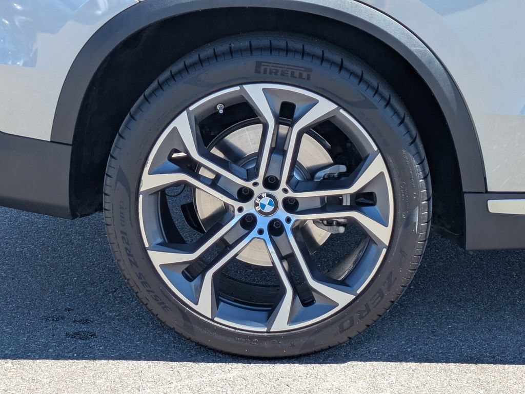 Used 2024 Skyscraper Grey Metallic BMW sDrive40i image 10