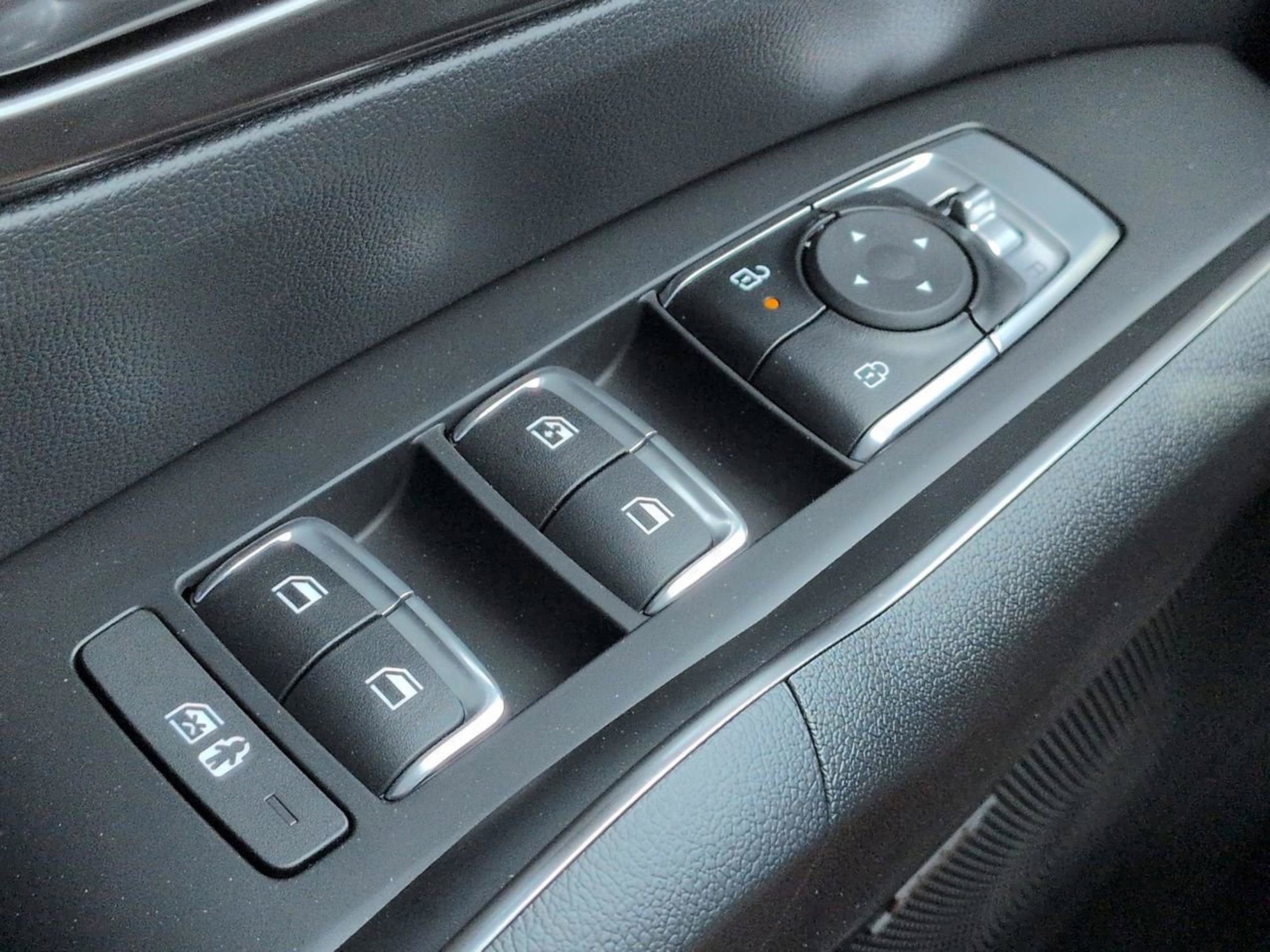 New 2026 Snow White Pearl Kia EX image 26