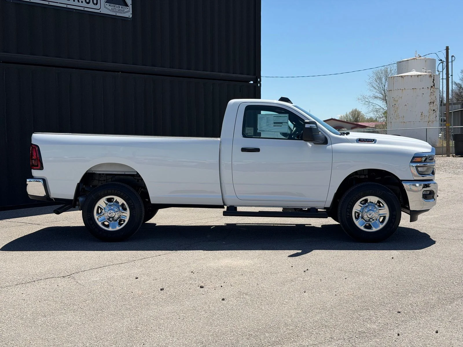 New 2026 Bright White Clear-Coat Exterior Paint RAM Tradesman image 6