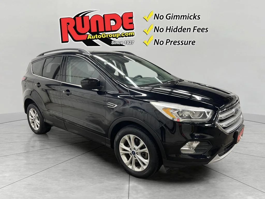 Used 2017 Shadow Black Ford SE image 5