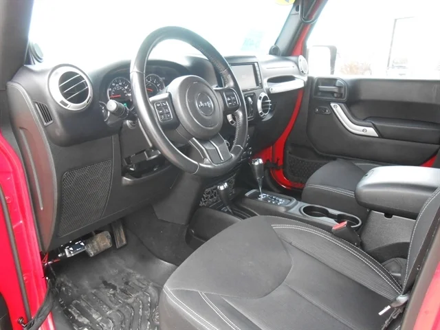 Used 2014 Flame Red JEEP Sahara image 3