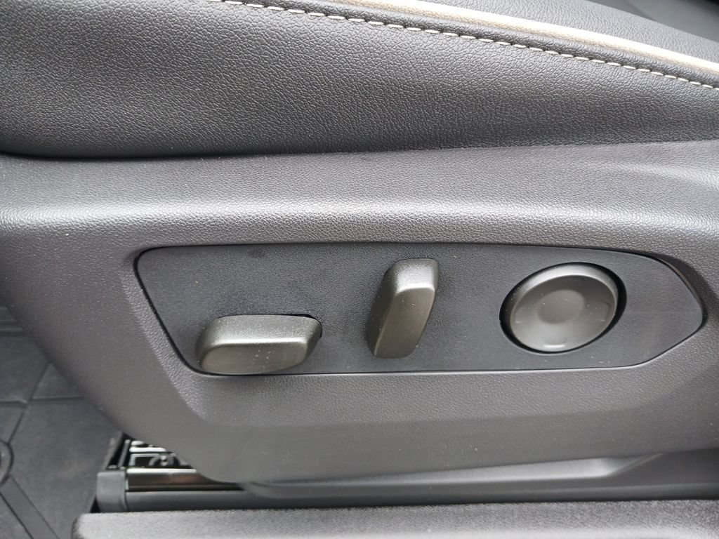 New 2026 Sterling Gray Metallic Chevrolet Premier image 34