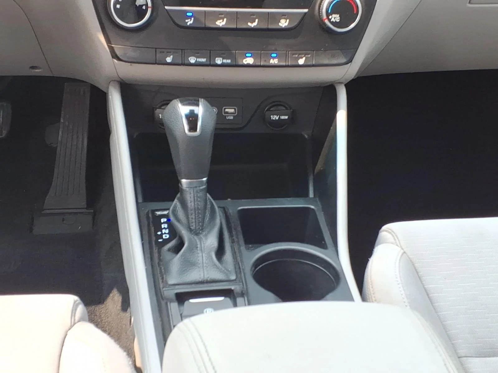 Used 2020 Black Noir Pearl Hyundai Value image 19