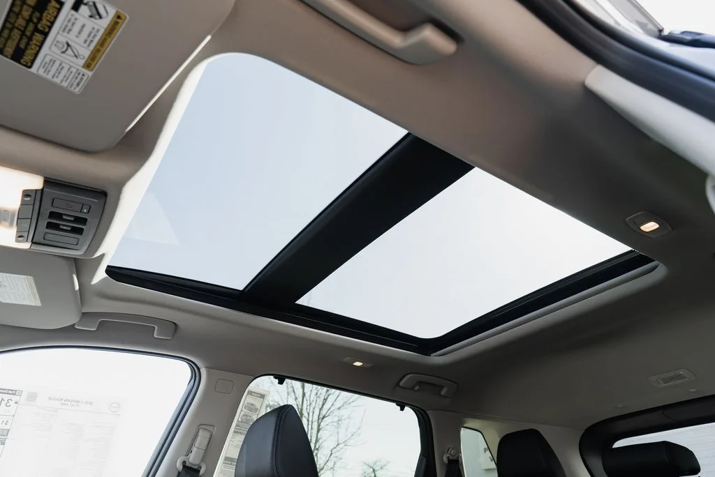 New 2026 Boulder Gray Pearl / Super Black Two-tone Nissan Platinum image 21