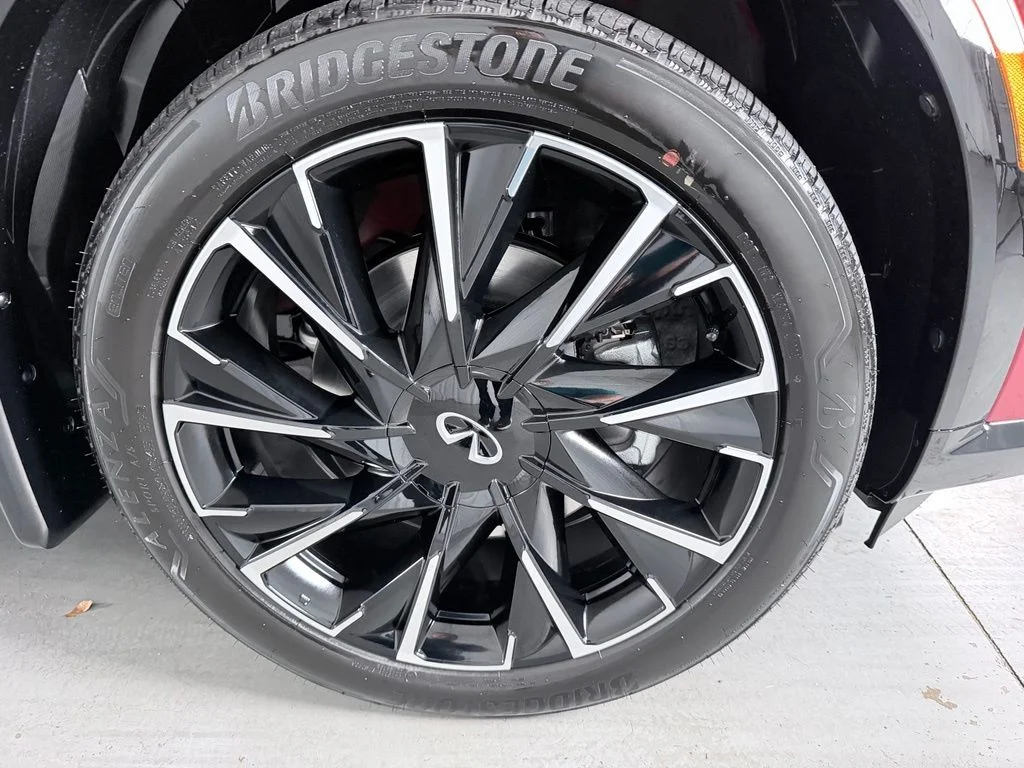 New 2027 2T SUN RED INFINITI Autograph AWD image 5