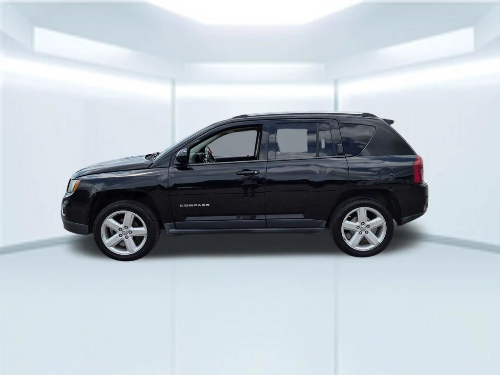 Used 2014 Black Jeep Latitude image 2