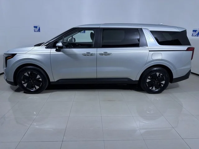 New 2027 IVORY SILVER Kia LXS image 2