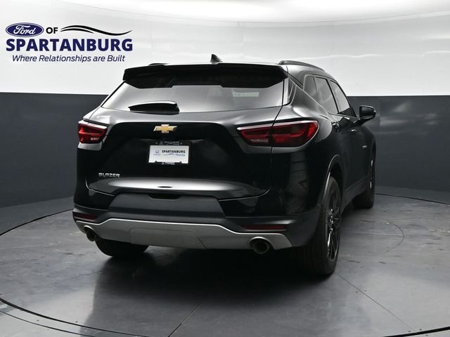 Used 2023 Black Chevrolet LT image 4