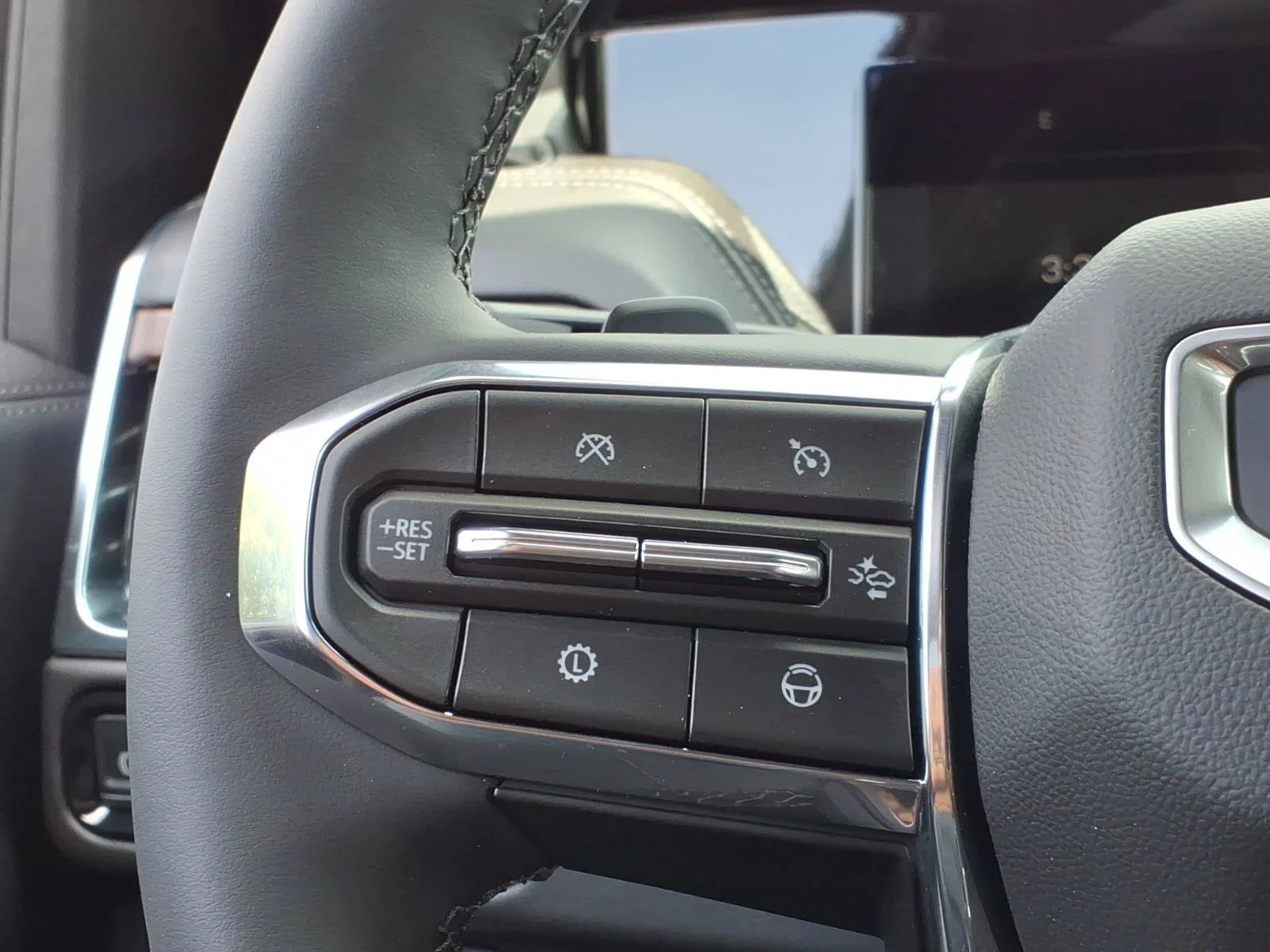 2026 GMC Yukon XL Denali - Photo 24