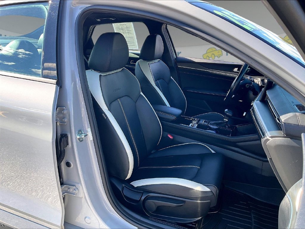 Used 2025 Wolf Gray Kia GT-Line image 10